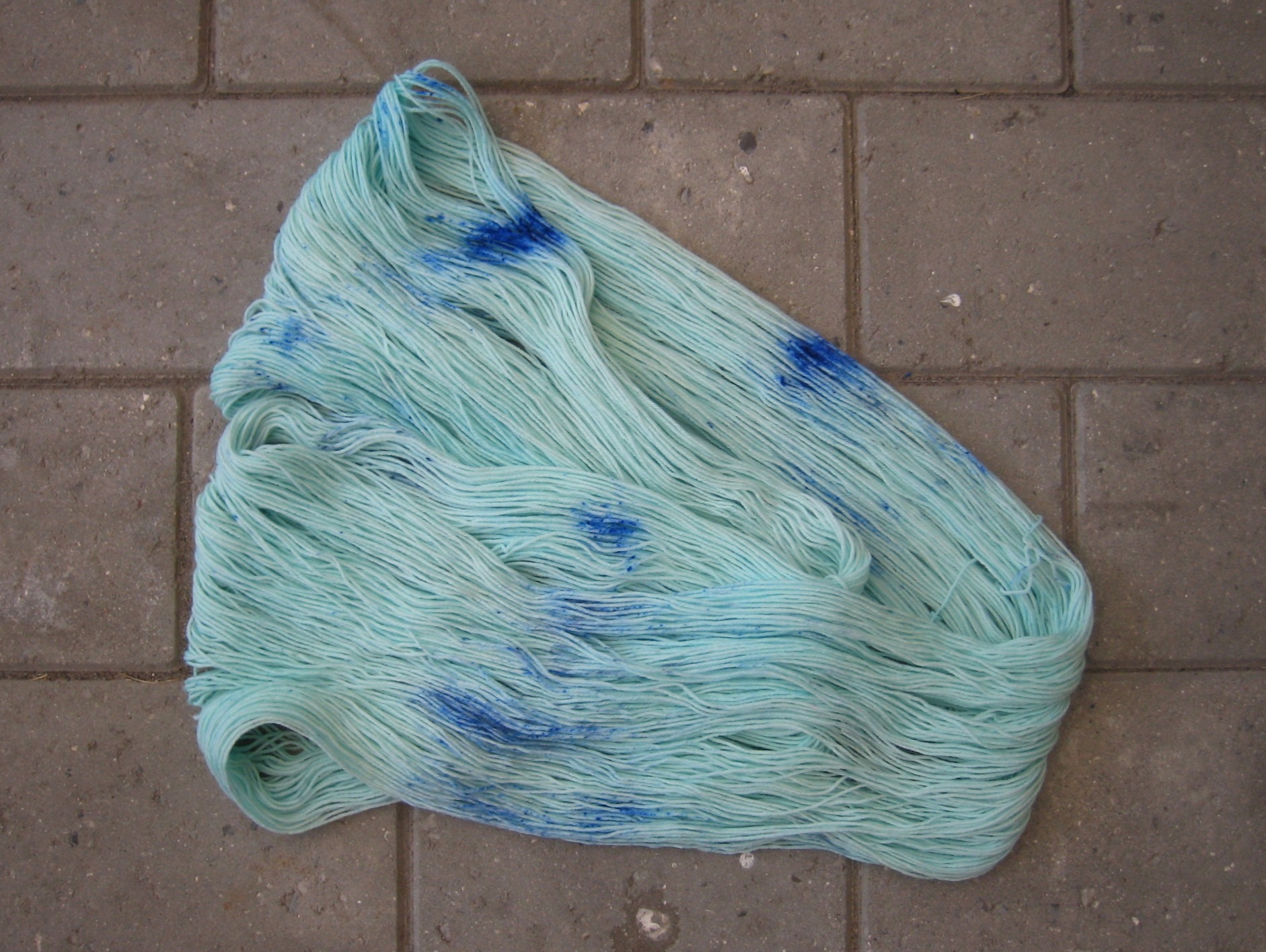 garnyarn-haandfarvet-garn-tynd-merinould-nylon-superwash-stroempegarn-turkis