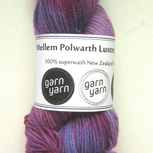 garnyarn-haandfarvet-garn-mellem-polwarth-lustre-uld-superwash